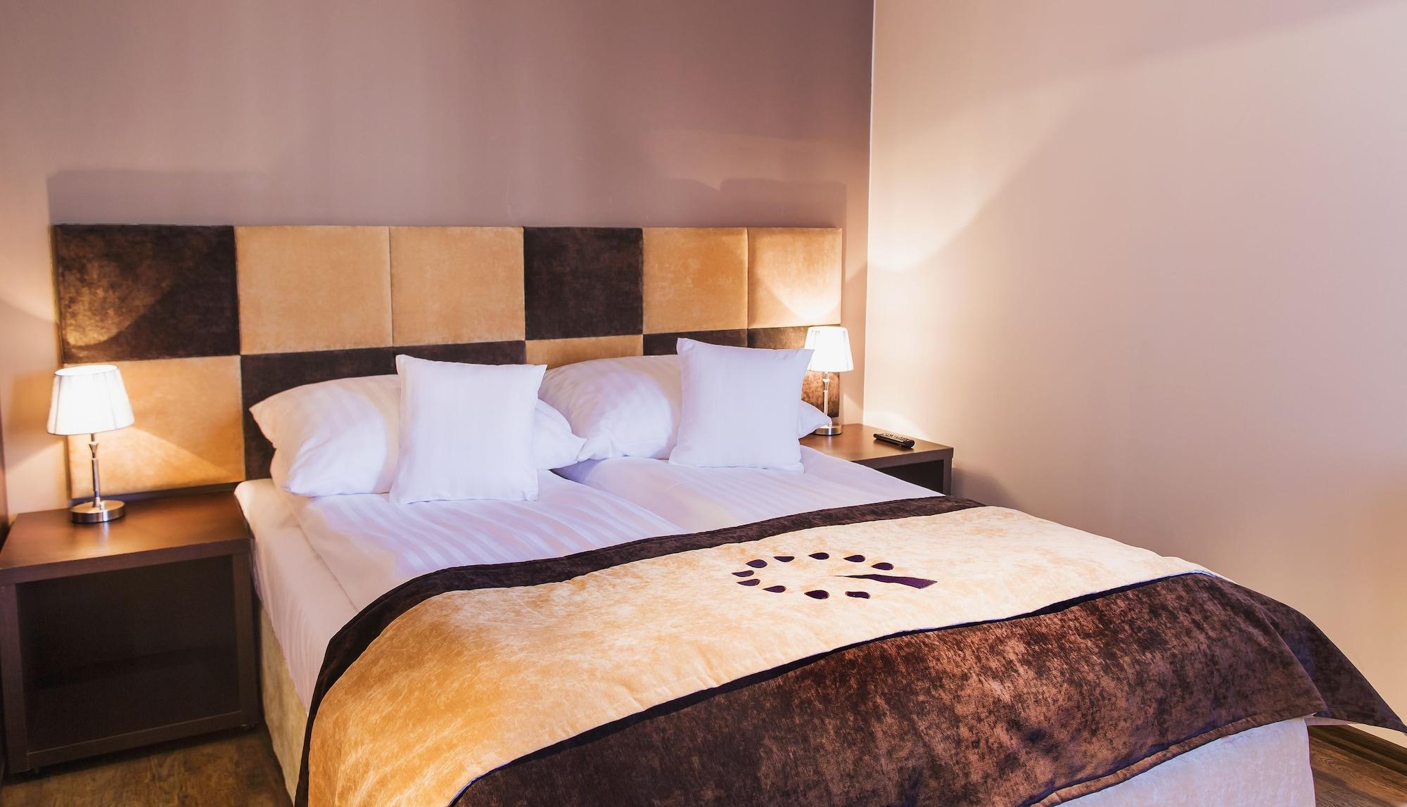Boutique Hotel'S III Pilsudskiego Lodz  Ngoại thất bức ảnh
