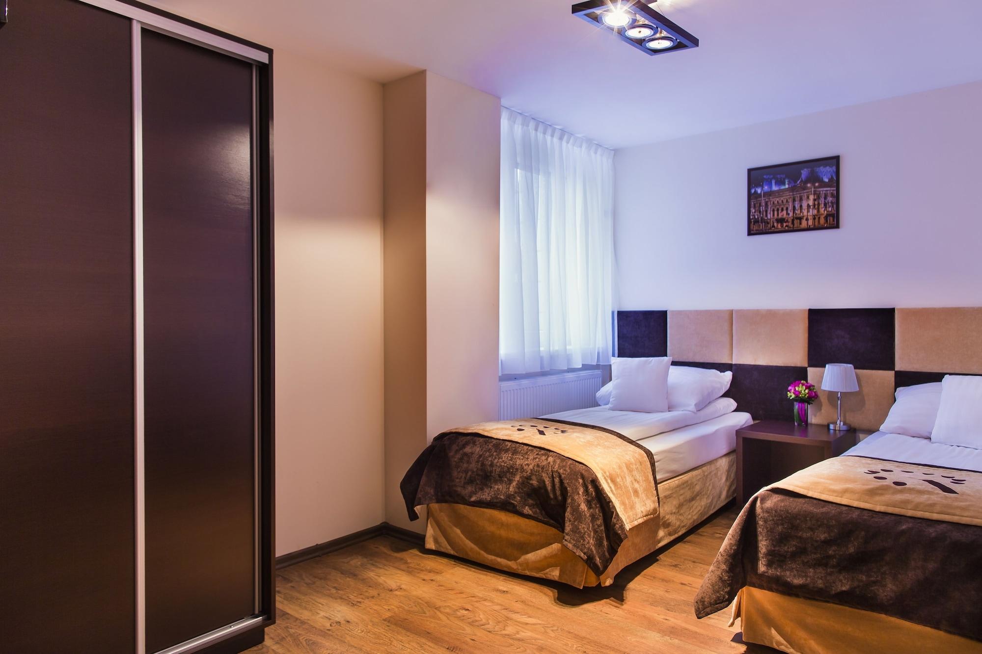 Boutique Hotel'S III Pilsudskiego Lodz  Ngoại thất bức ảnh