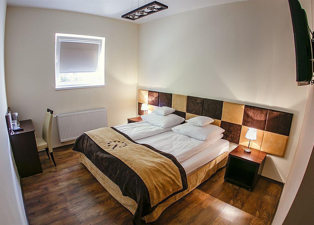 Boutique Hotel'S III Pilsudskiego Lodz  Ngoại thất bức ảnh
